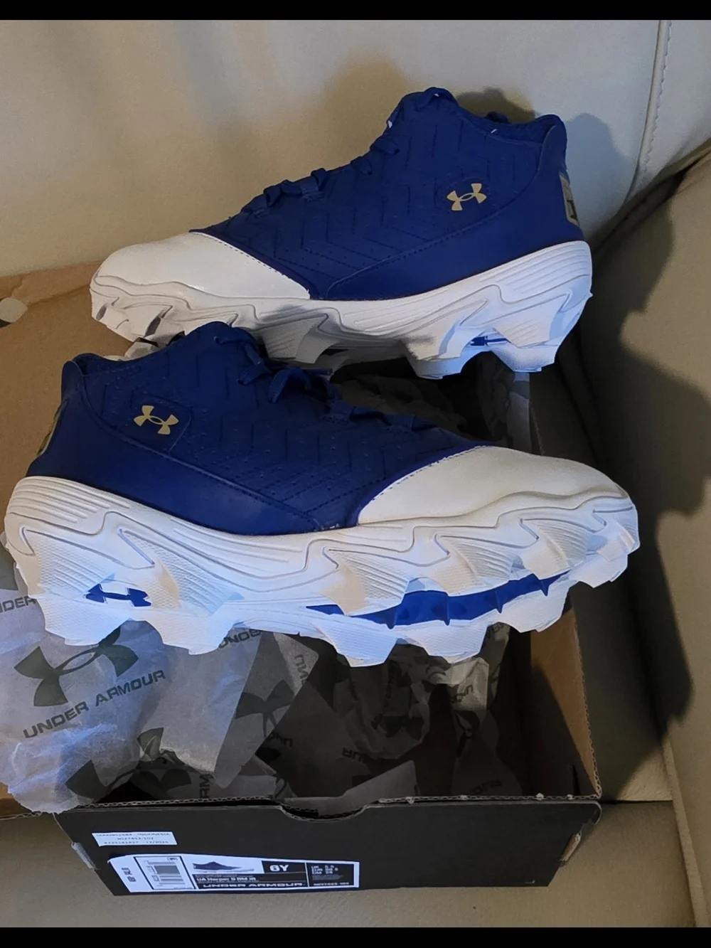 Under Armour Kids' Blue and White Baseball Cleats